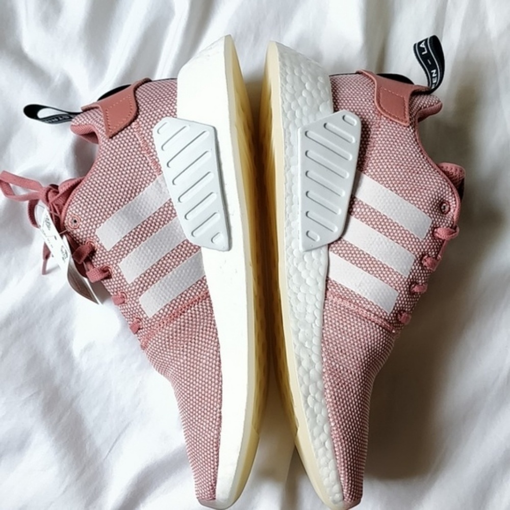 Adidas NMD R2 - Picture 4 of 4